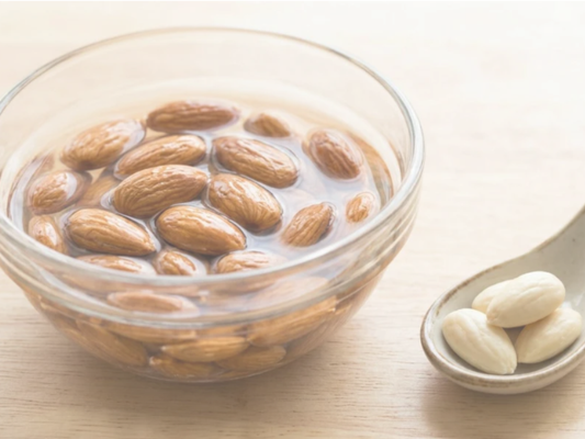 Top 7 Benefits of Soaked Almonds